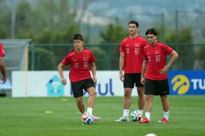 A Mili Futbol Takımı, iki g&uuml;nl&uuml;k iznin ardından &ccedil;alışmalara başladı