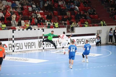 A Milli Hentbol Erkek Milli Takımı, G&uuml;ney Kıbrıs Rum Kesimi&rsquo;ni yenerek ikinci tura y&uuml;kseldi