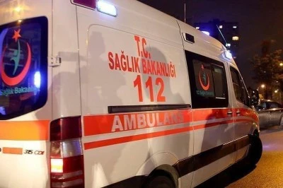 Acıg&ouml;l&rsquo;de Feci Kaza: İki Otomobil ve Minib&uuml;s &Ccedil;arpıştı, 2 &Ouml;l&uuml; 7 Yaralı