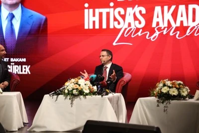 Adalet Bakanı G&uuml;rlek'ten sosyal medya a&ccedil;ıklaması
