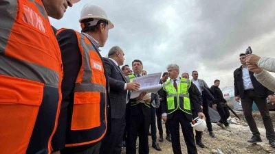 Adalet Bakanı Tunç, Sakarya Adalet Sarayı inşaatında incelemelerde bulundu