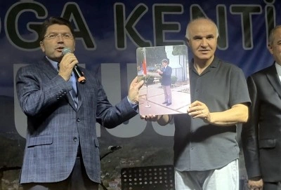 Adalet Bakanı Yılmaz Tunç’a duygulandıran hediye