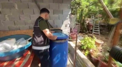 Evde bin 930 litre kaçak içki ele geçirildi