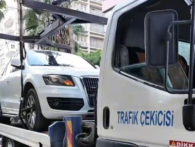 Engelli park yerlerine araçlarını koyan sürücülere ceza kesildi