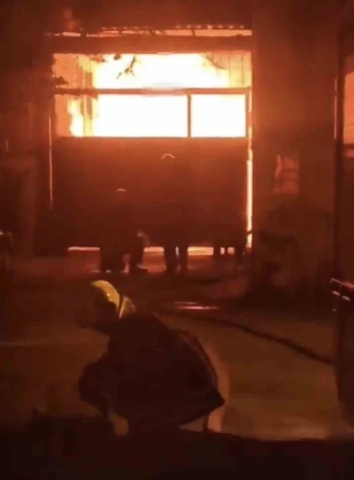 Mobilya at&ouml;lyesinde yangın &ccedil;ıktı