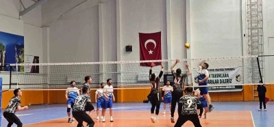Bitlis&rsquo;te Kurumlar arası turnuvanın şampiyonu jandarma oldu