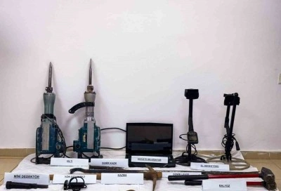 Adıyaman&rsquo;da ka&ccedil;ak kazı operasyonu: 3 g&ouml;zaltı