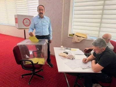 Adıyaman Veteriner Hekimleri Odasında Orhan &Ouml;zt&uuml;rk G&uuml;ven tazeledi