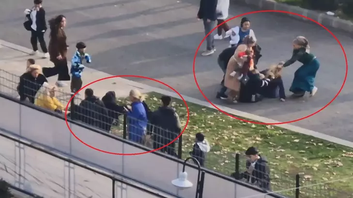 Adliye &ouml;n&uuml;ndeki kavgayı polis g&uuml;&ccedil;l&uuml;kle bastırdı