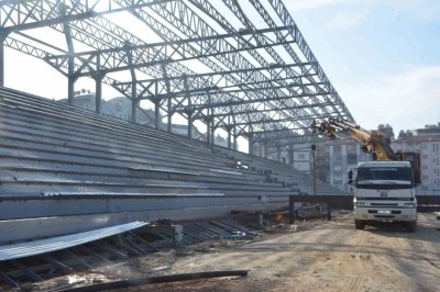 Adnan Menderes Stadı&rsquo;nda &ccedil;alışmalar s&uuml;r&uuml;yor