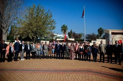 AD&Uuml;&rsquo;de "Ge&ccedil;mişten Geleceğe Aydın" sempozyumu başladı