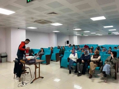 AFAD&rsquo;dan &ouml;ğrenci yurdunda tatbikat