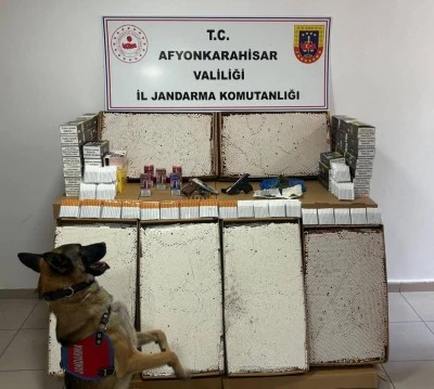 Afyonkarahisar’da Jandarma’dan Kaçak Sigara ve Uyuşturucu Operasyonu