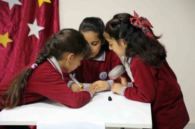 Ağrı’da minik öğrencilerin kitap sevgisi bilgi yarışmasına taşındı