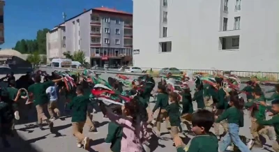 Ağrı&rsquo;da "U&ccedil;urtmalar Vurulmasın, G&ouml;ky&uuml;z&uuml; &Ccedil;ocuklara Kalsın" etkinliği d&uuml;zenlendi