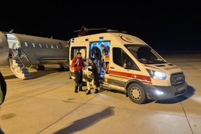 Ağrı'dan İstanbul'a U&ccedil;ak Ambulansla Taşınan Minik Aras'ın Hayati M&uuml;cadelesi