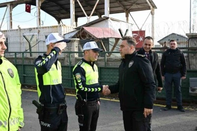 Ağrı Emniyet M&uuml;d&uuml;r&uuml; &Ouml;nder, trafik denetimlerini inceledi