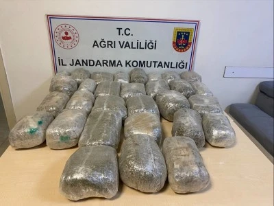 Ağrı Sınır Kapısı'nda 32 Kilo Kubar Esrar Ele Geçirildi