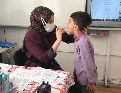 Ahlat’ta öğrenciler diş taramasından geçiriliyor