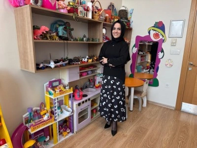 Aile Danışmanı Aksoy: "&Ccedil;ocukları ekran değil, aileleriyle olan bağı b&uuml;y&uuml;t&uuml;r"