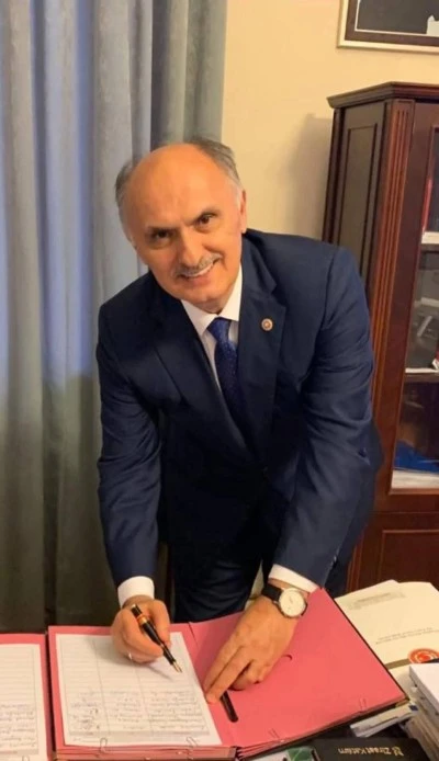 AK Parti Eski Milletvekili Cemal &Ouml;zt&uuml;rk Hayatını Kaybetti