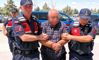 Aksaray&rsquo;da 2 kişiyi tabancayla &ouml;ld&uuml;ren zanlı adliyeye sevk edildi

