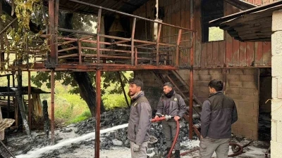 M&uuml;stakil ev yangını korkuttu