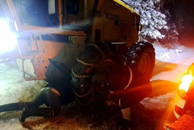 Alanya’da yaylada araçlarında mahsur kalan vatandaşlar ekiplerce kurtarıldı