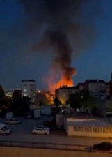 Alevler geceyi aydınlattı