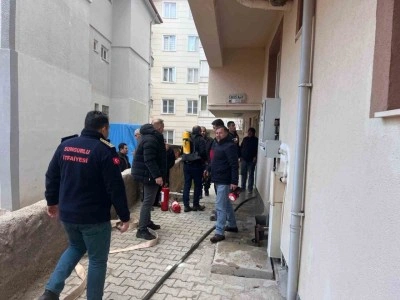 Alevlere teslim olan ev kullanılmaz hale geldi