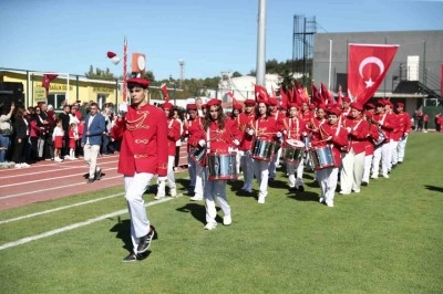 Aliağa Atat&uuml;rk Stadyumu&rsquo;nda Cumhuriyet coşkusu