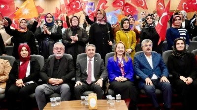 Alkayış"tan muhalefete partisinin kadın kolları &uuml;zerinden g&ouml;nderme