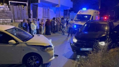 Alkollü sürücü park halindeki araca çarptı