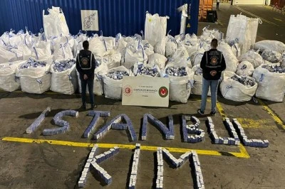 Ambarlı Gümrük Limanı’nda 94 Milyon Liralık Kaçak Sigara Operasyonu
