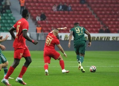 Amed Sportif Faaliyetler, Esenler Erokspor'u 2-1'lik Skorla Geçti