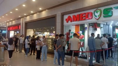 Amedspor Pendikspor Maçı Öncesi Stadyum Yolu Adeta Tıkandı! Taraftarlardan Amed Store’a Yoğun İlgi!
