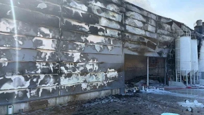 Ankara&rsquo;da boya fabrikasında yangın