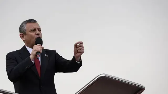 Anketler Değişiyor, Siyaset Kaynıyor: Sandık Kapıda mı?