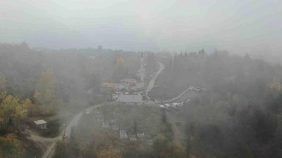 Anne ve oğuldan 3 g&uuml;nd&uuml;r haber alınamıyor: Yoğun sis altında 16 kilometrelik alanda arama s&uuml;r&uuml;yor