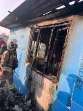 Antakya’da müstakil ev yandı