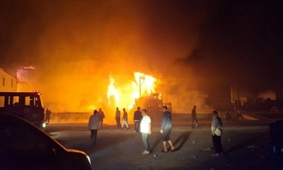 Antalya’da paketleme fabrikası cayır cayır yandı