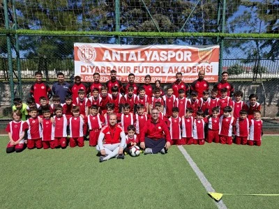Antalyaspor Diyarbakır Futbol Akademisinden &ccedil;ocuklara sağlık at&ouml;lyesi