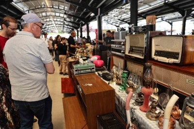 Antikacılar kendi yerinde kendi g&uuml;n&uuml;nde