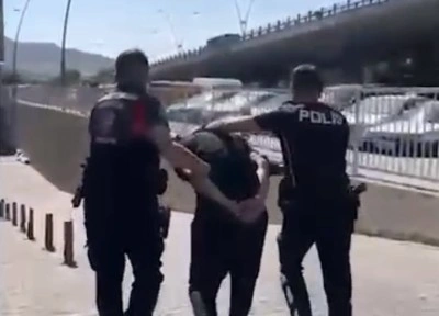 Aranan şahıs uyuşturucuyla yakalandı