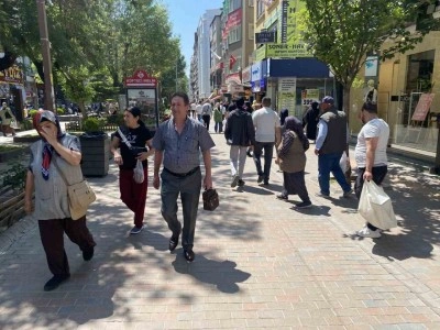 Arefe gününde vatandaşlar çarşıya akın etti