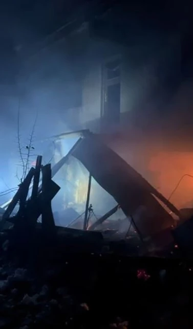 Yangın bölgesine ulaşım kar nedeniyle güçlükle sağlandı