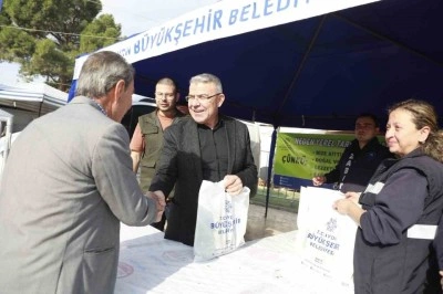 Ata tohumu fideleri K&ouml;şk&rsquo;te vatandaşlara dağıtıldı