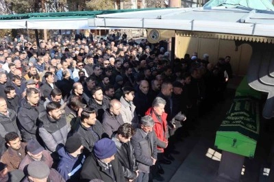 Atalay Özbek son yolculuğuna dualarla uğurlandı