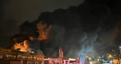 Avcılar’da geri dönüşüm tesisindeki yangın dronla görüntülendi