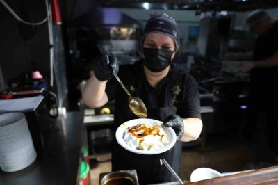 Aydın B&uuml;y&uuml;kşehir Belediyesi Havuz Kafe&rsquo;de 4 &ccedil;eşit yemek 75 TL